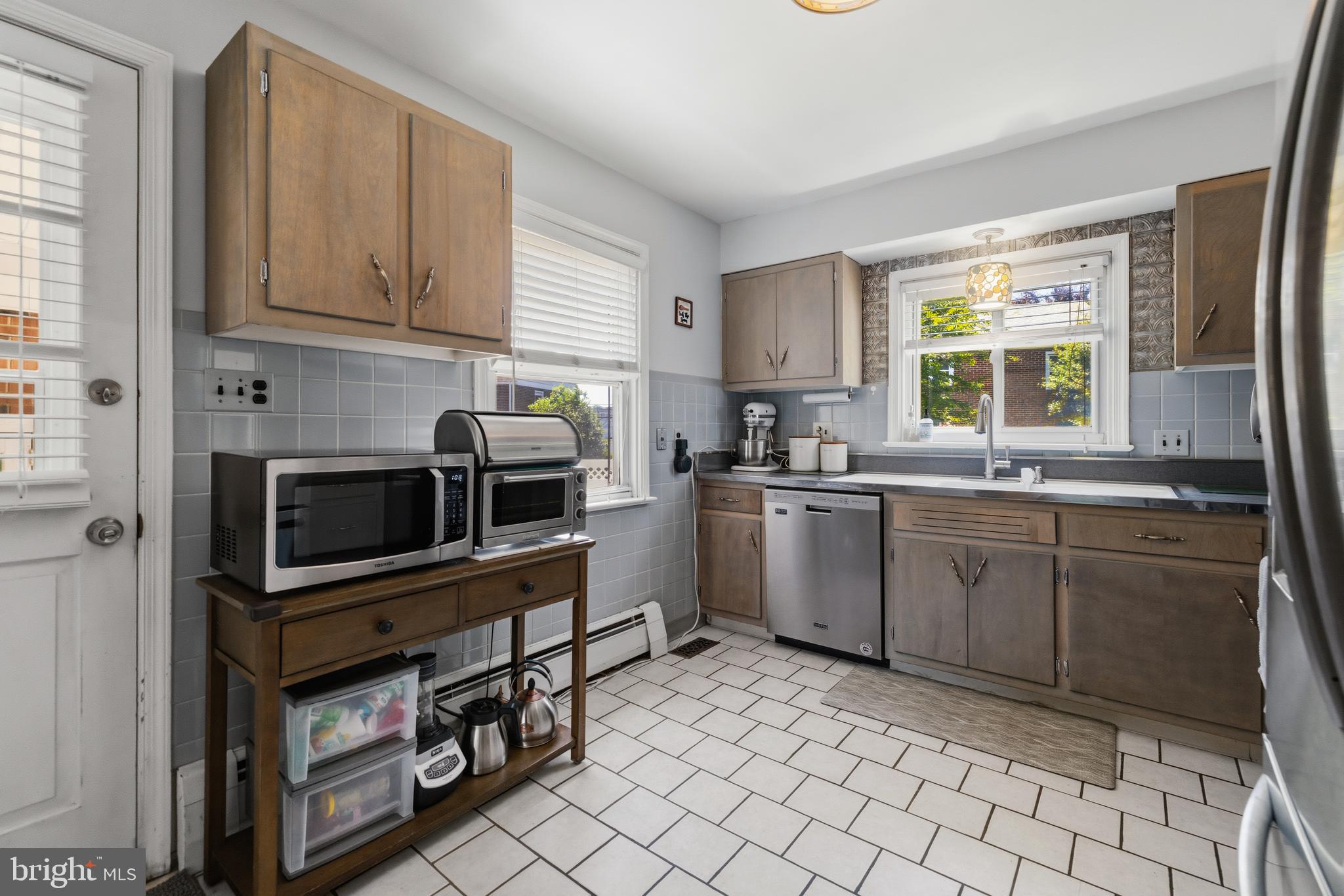 116 ROBERTS AVENUE