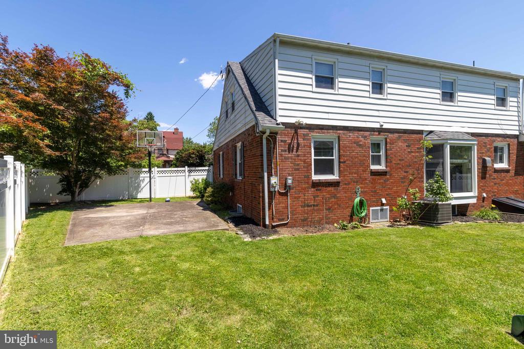 116 ROBERTS AVENUE