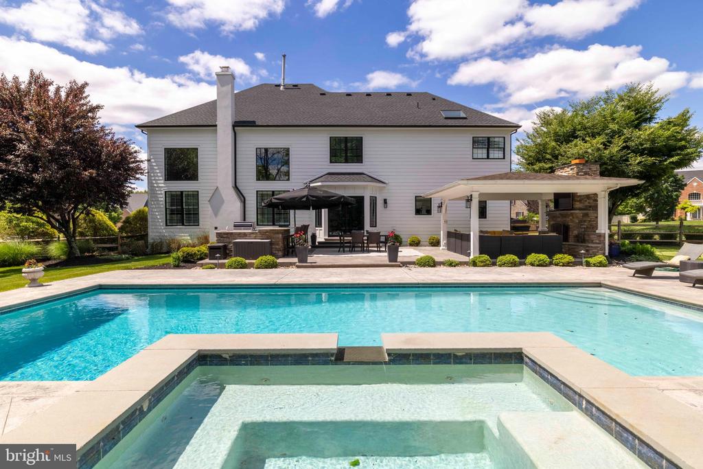 1365 LANDIS DRIVE