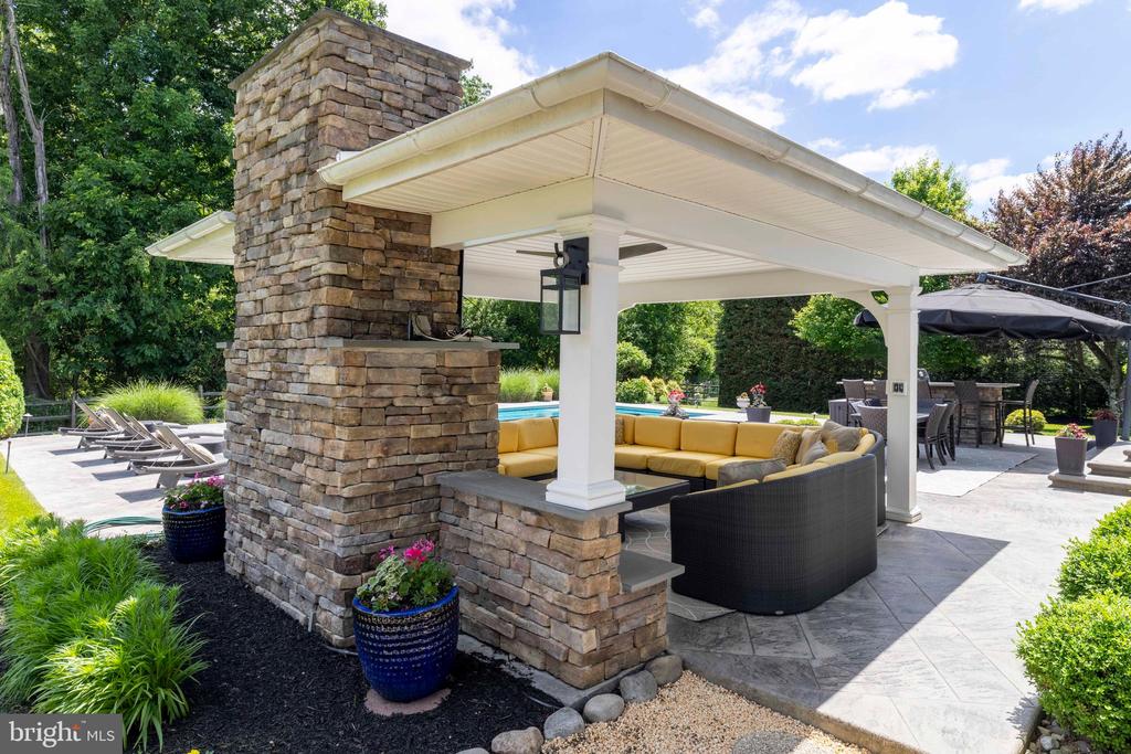 1365 LANDIS DRIVE