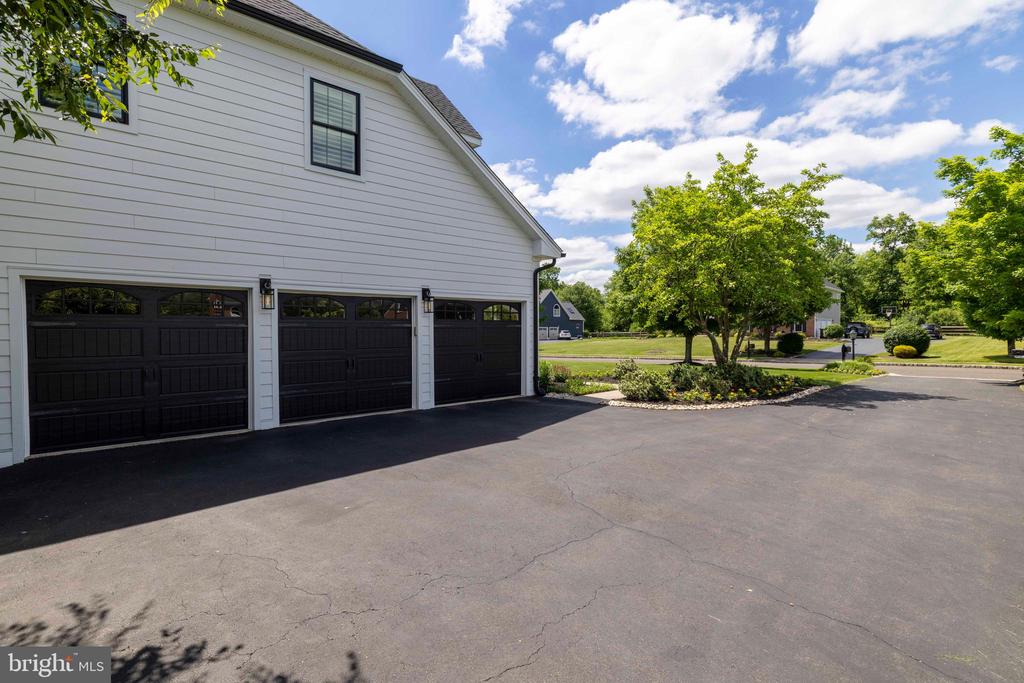1365 LANDIS DRIVE