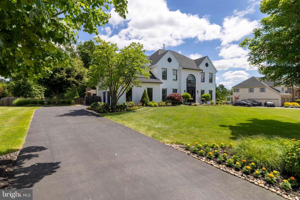1365 LANDIS DRIVE