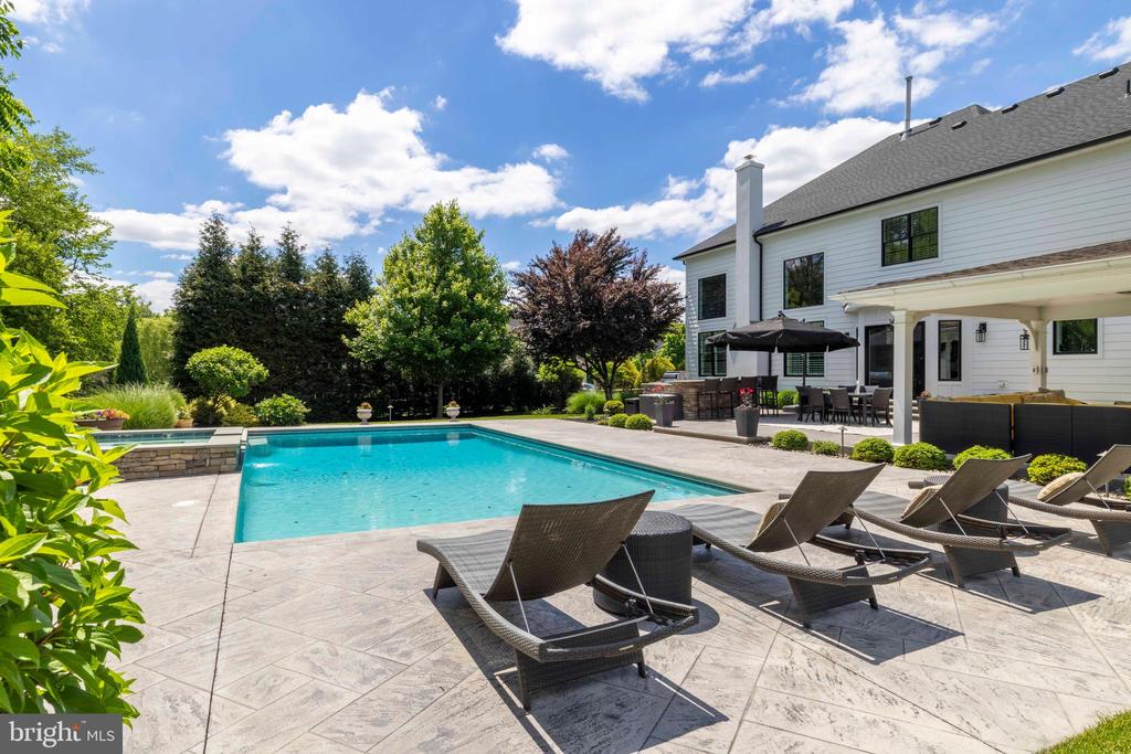 1365 LANDIS DRIVE