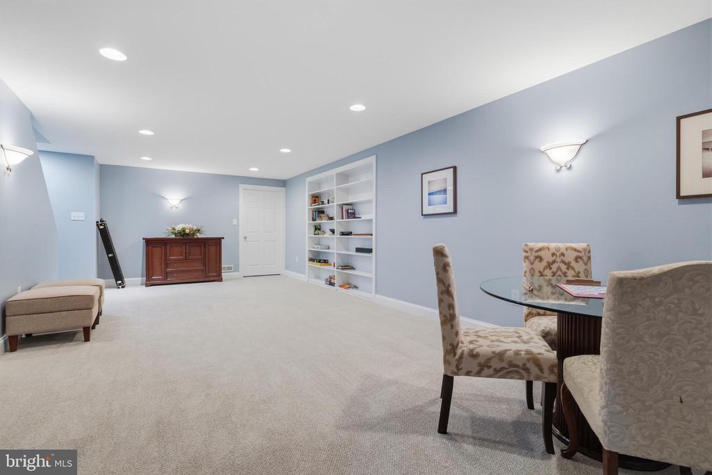 1365 LANDIS DRIVE