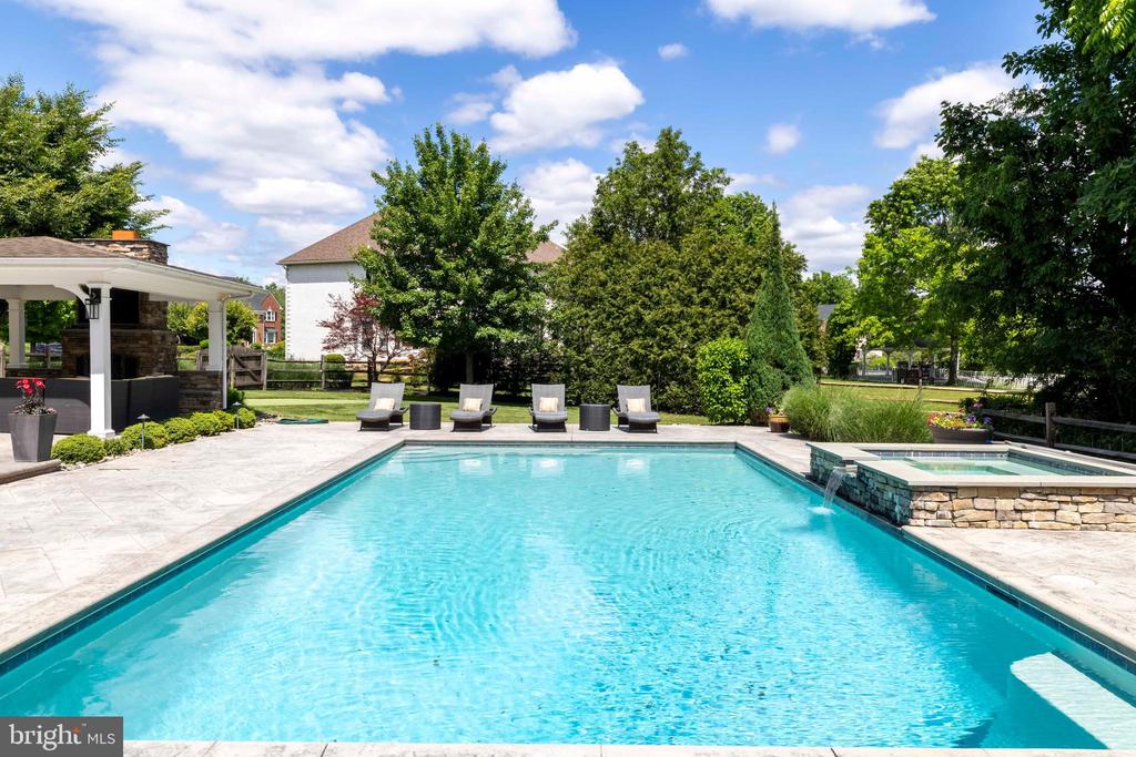 1365 LANDIS DRIVE