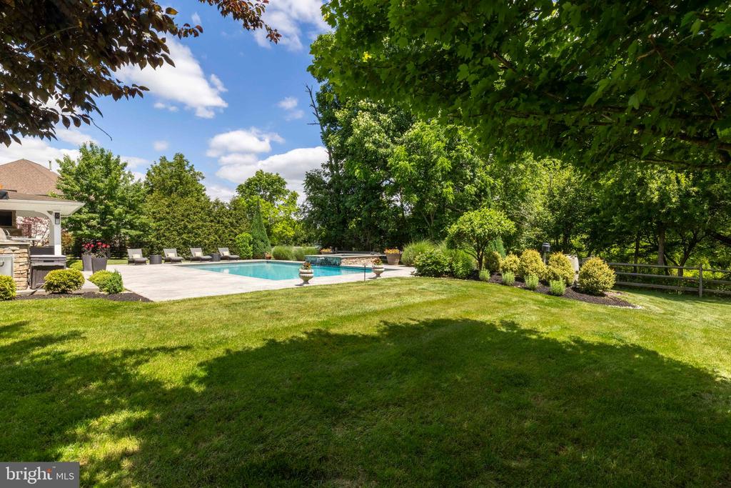 1365 LANDIS DRIVE