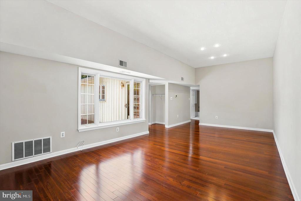 501 N BETHLEHEM PIKE Unit: 1D