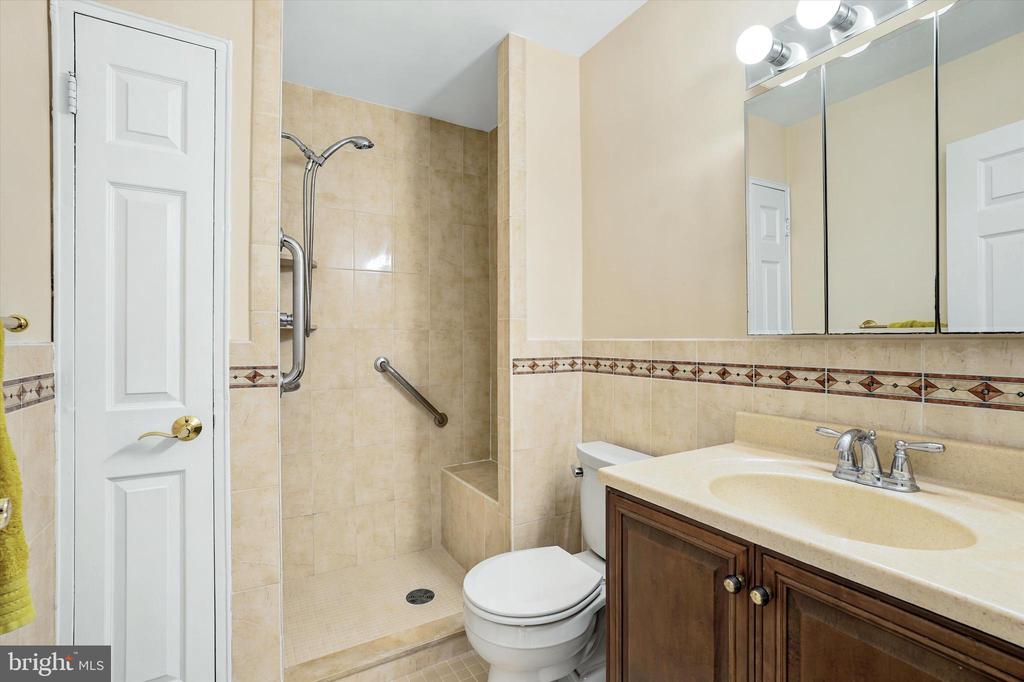 501 N BETHLEHEM PIKE Unit: 1D