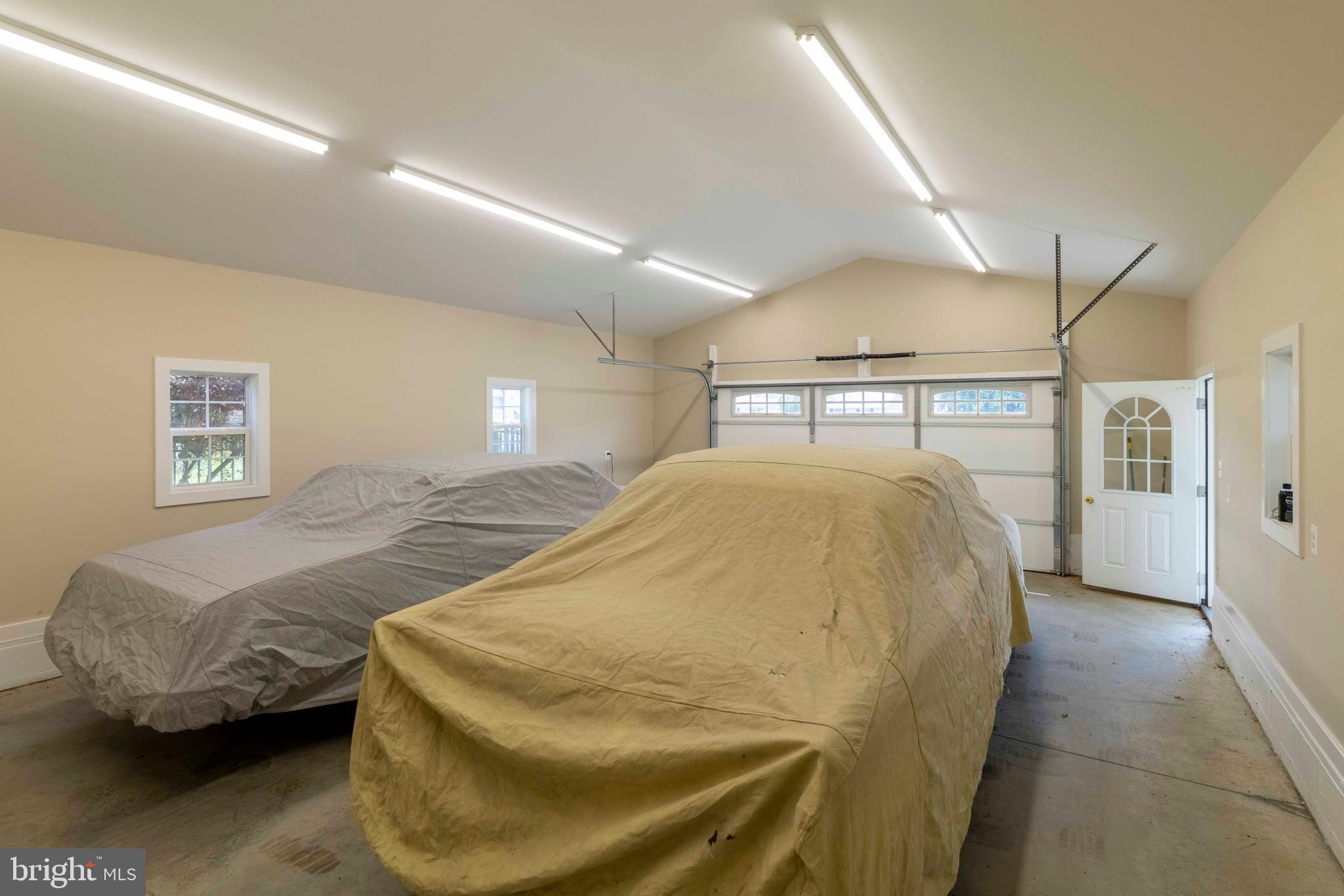3882 WHITMAN ROAD