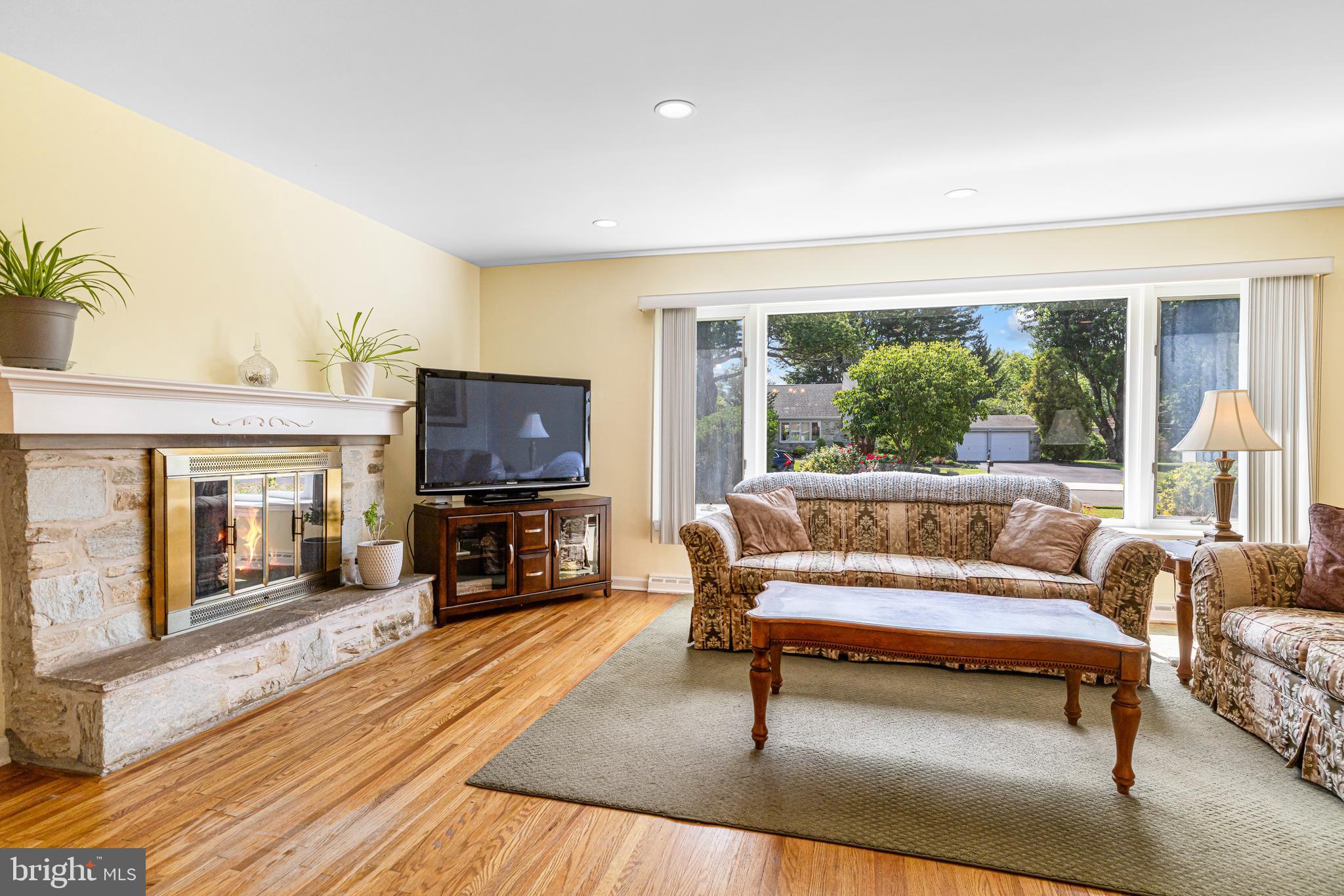 3882 WHITMAN ROAD