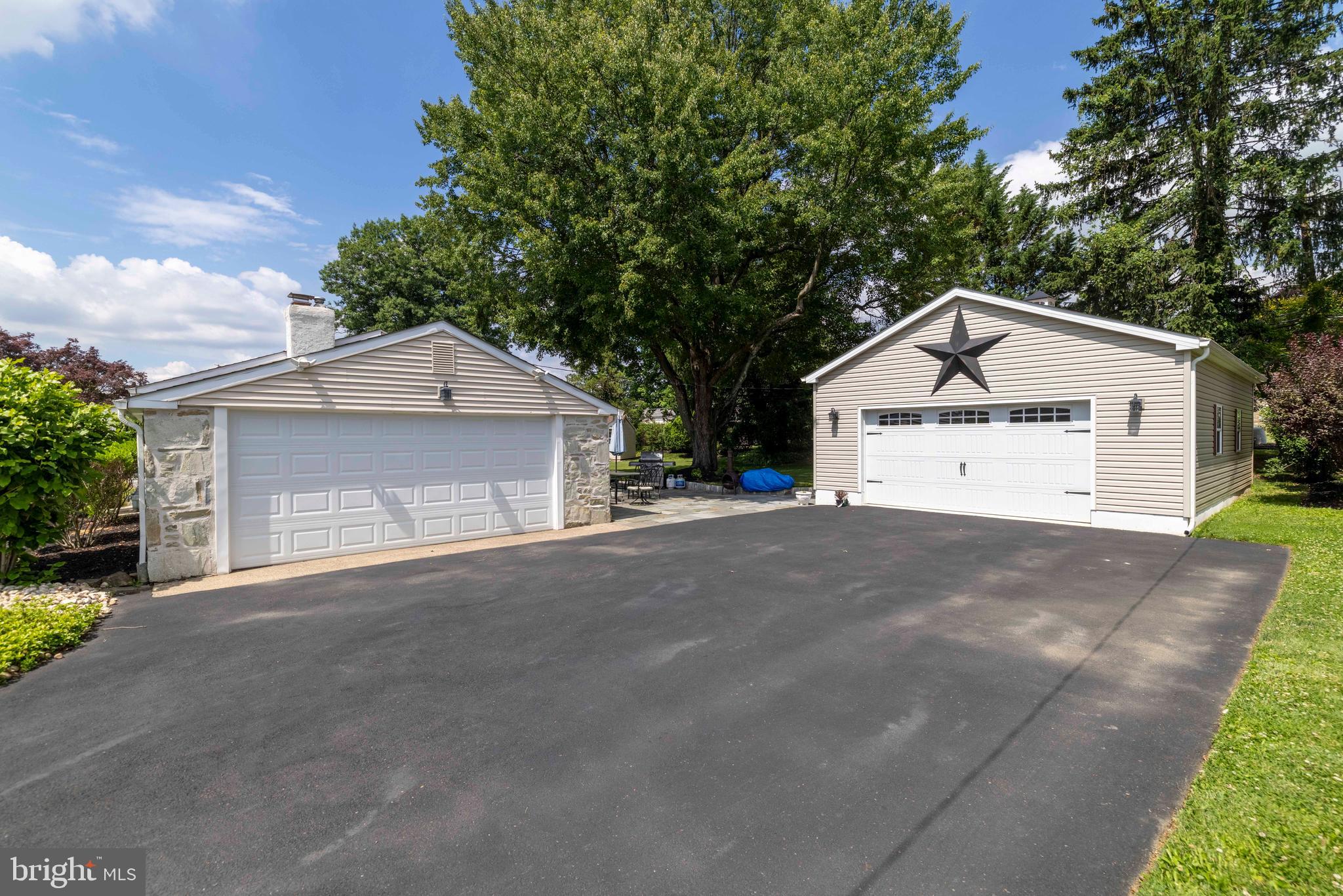3882 WHITMAN ROAD