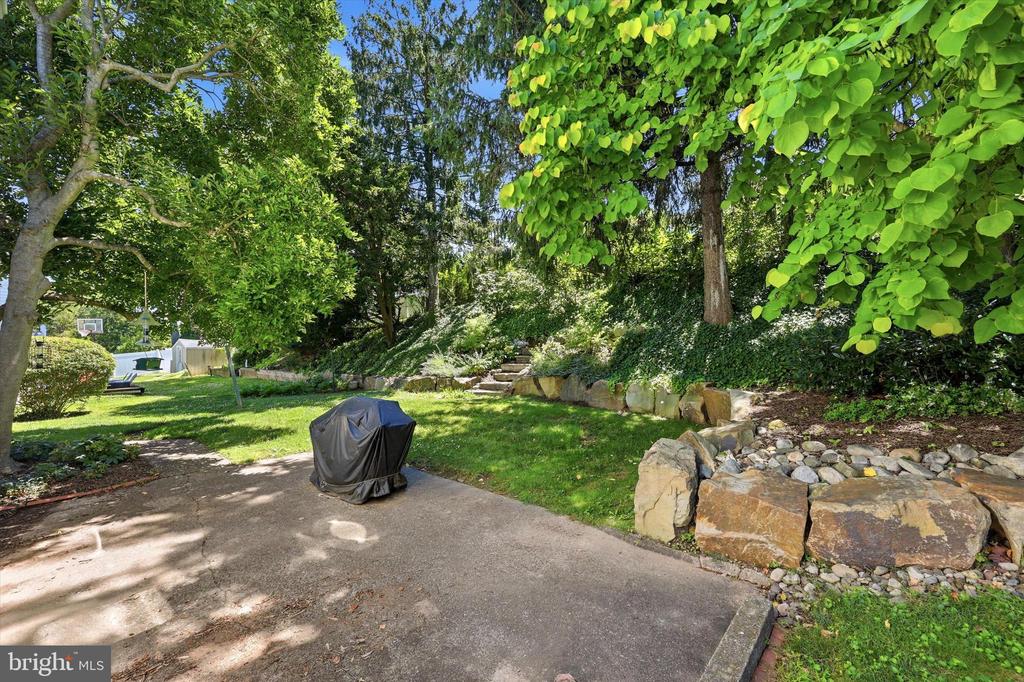 2229 OAKWYN ROAD