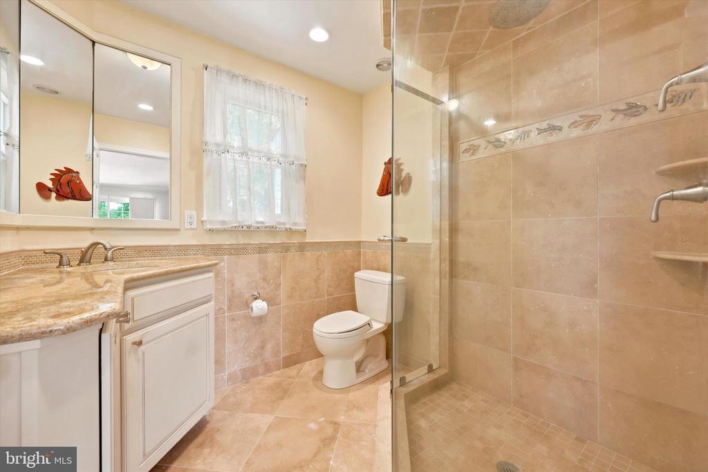 2229 OAKWYN ROAD