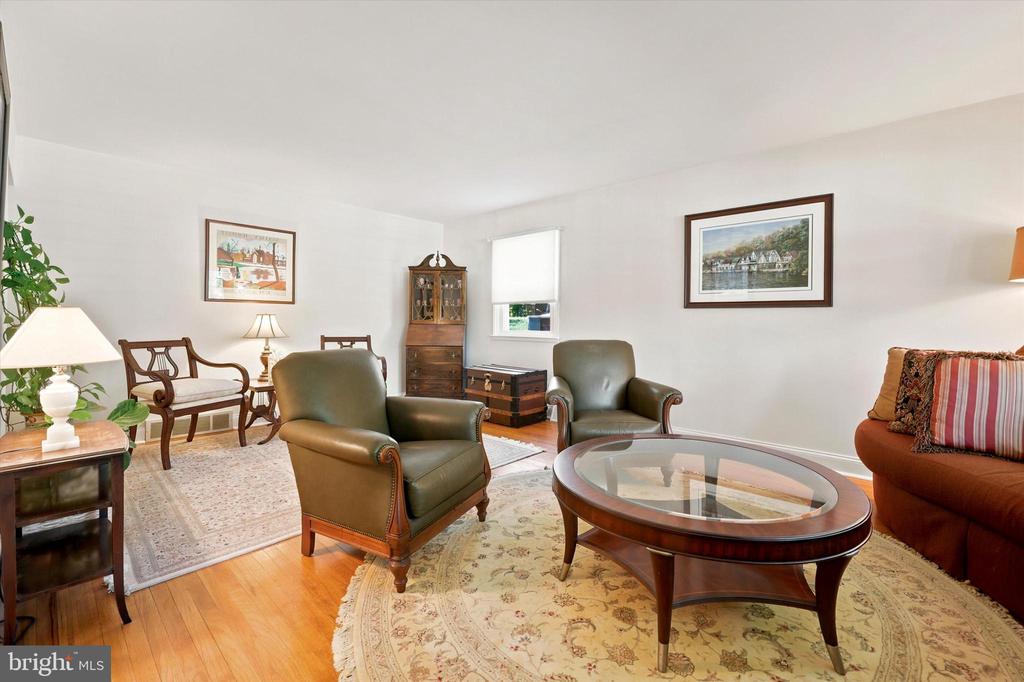 2229 OAKWYN ROAD