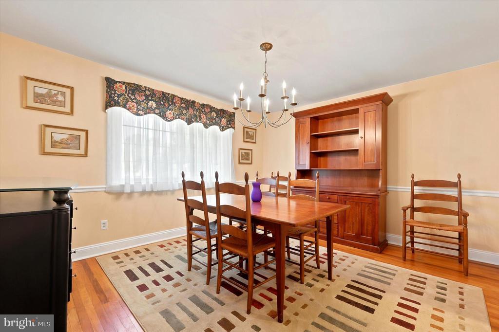 2229 OAKWYN ROAD