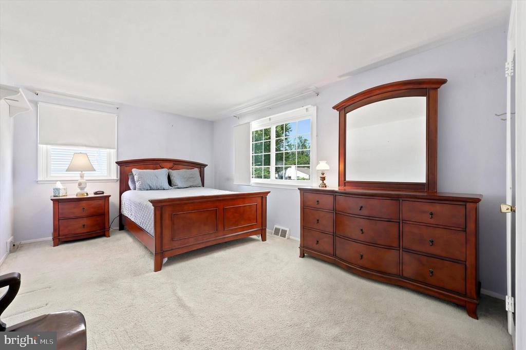 2229 OAKWYN ROAD