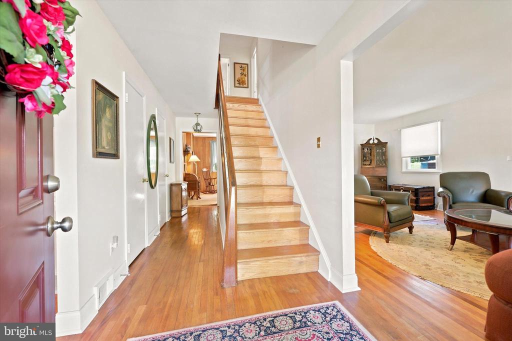 2229 OAKWYN ROAD