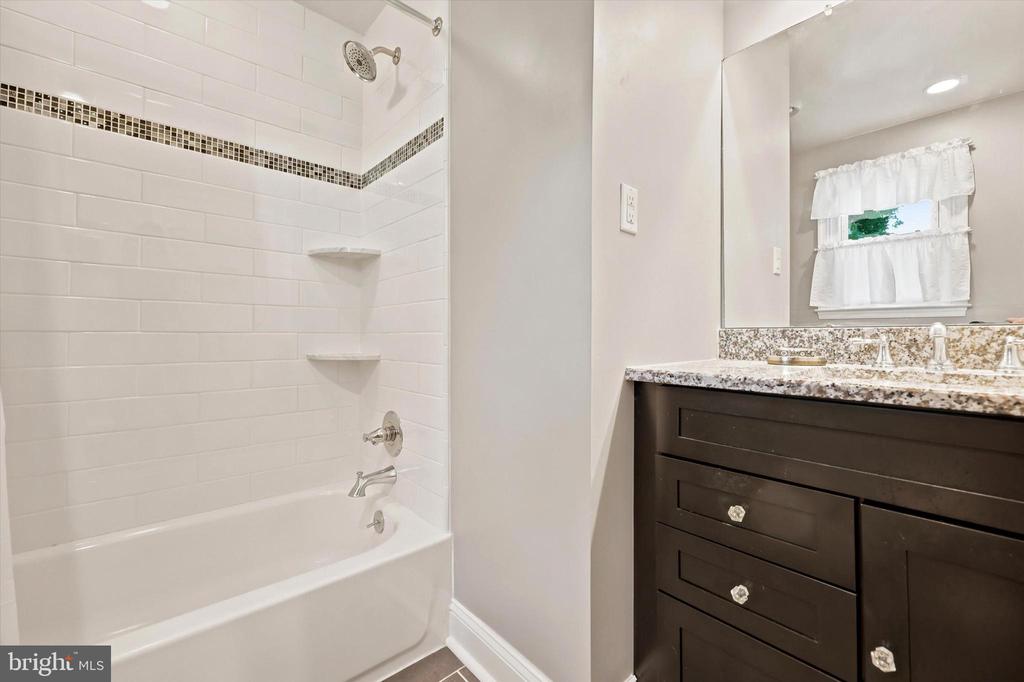 2229 OAKWYN ROAD