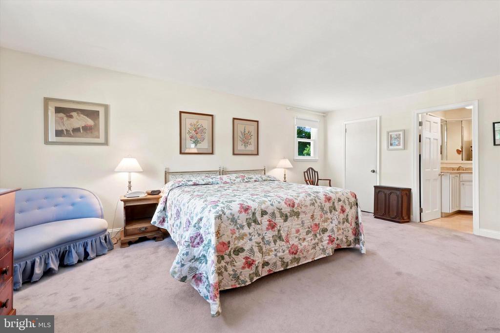 2229 OAKWYN ROAD