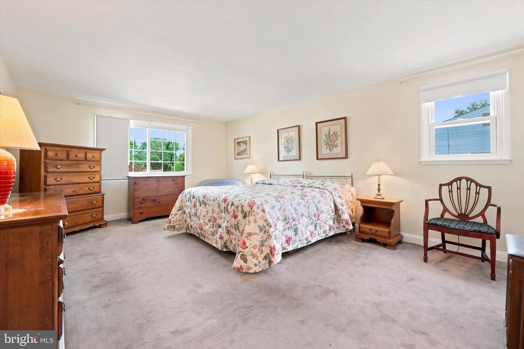 2229 OAKWYN ROAD