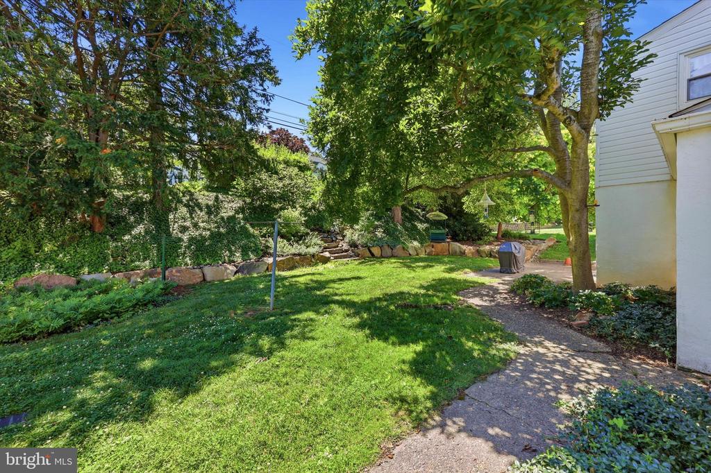 2229 OAKWYN ROAD