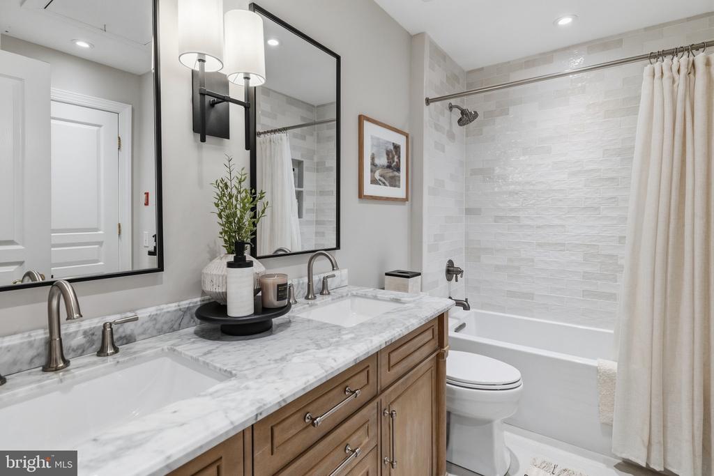 325 SLEEPY HOLLOW COURT