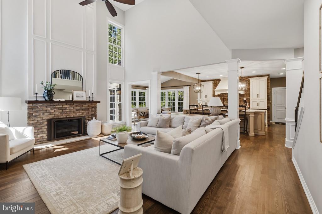 325 SLEEPY HOLLOW COURT