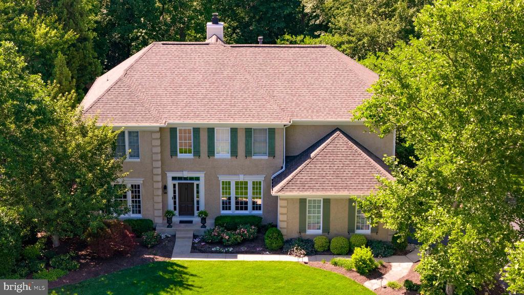 325 SLEEPY HOLLOW COURT