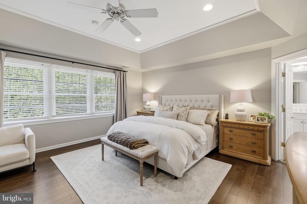 325 SLEEPY HOLLOW COURT