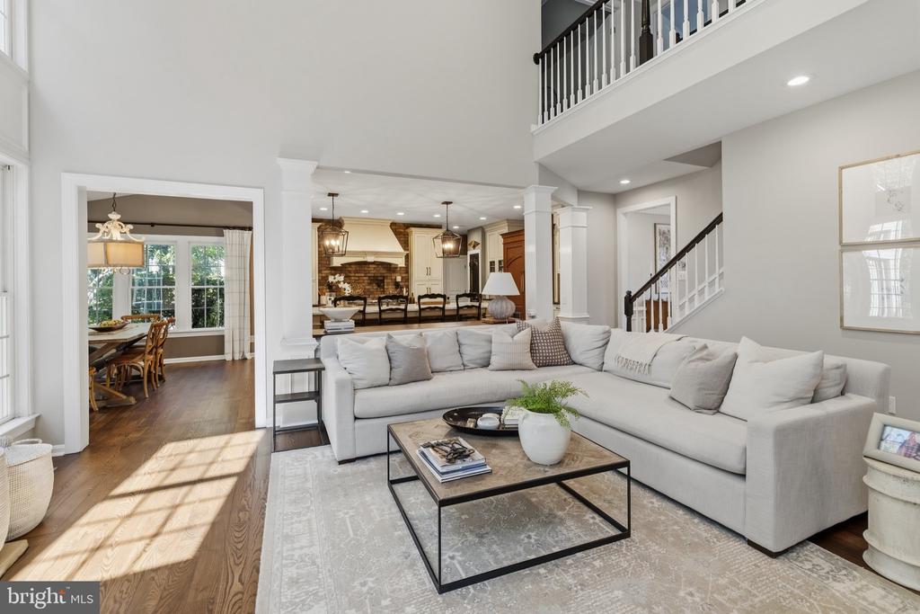325 SLEEPY HOLLOW COURT