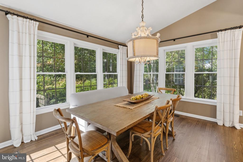 325 SLEEPY HOLLOW COURT