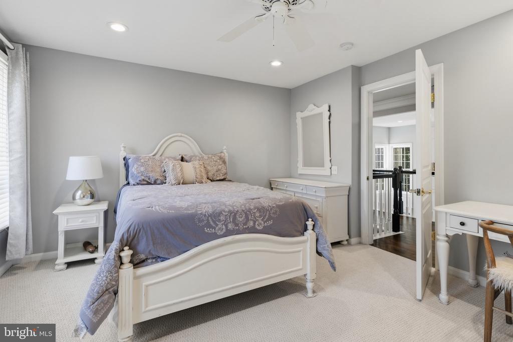 325 SLEEPY HOLLOW COURT