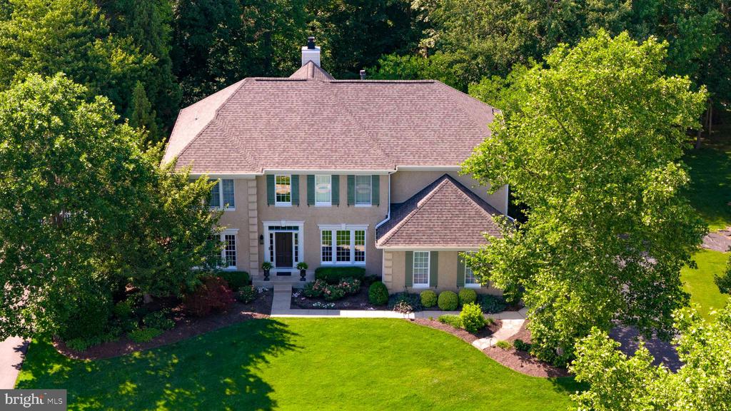325 SLEEPY HOLLOW COURT