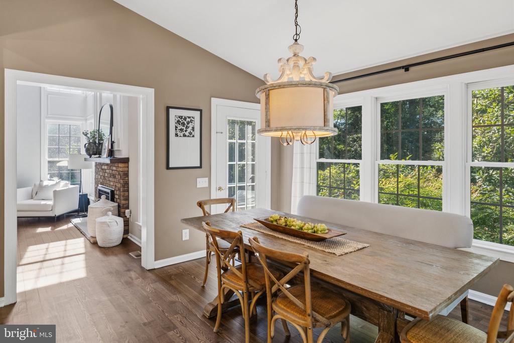 325 SLEEPY HOLLOW COURT