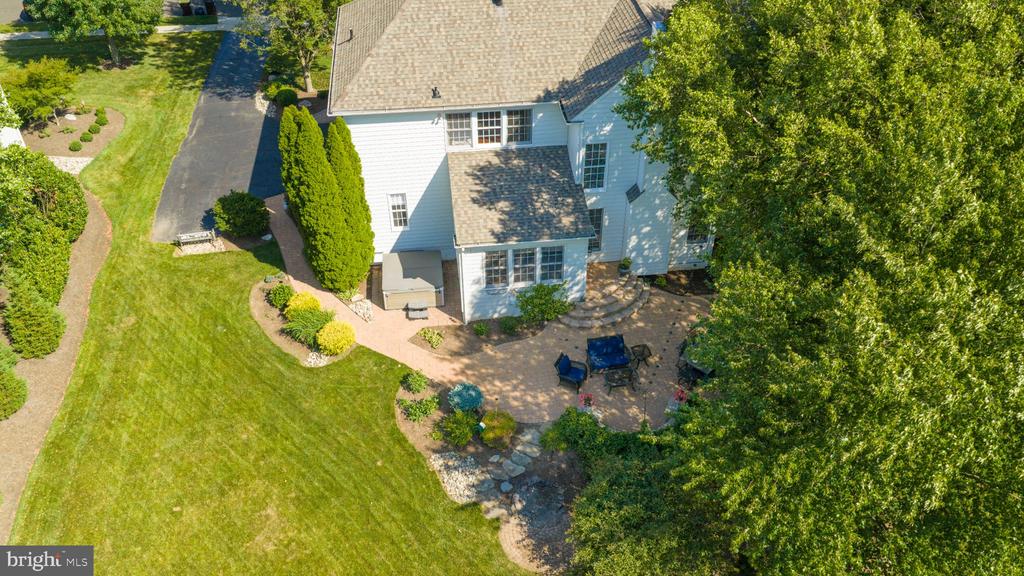 335 SUN VALLEY DRIVE