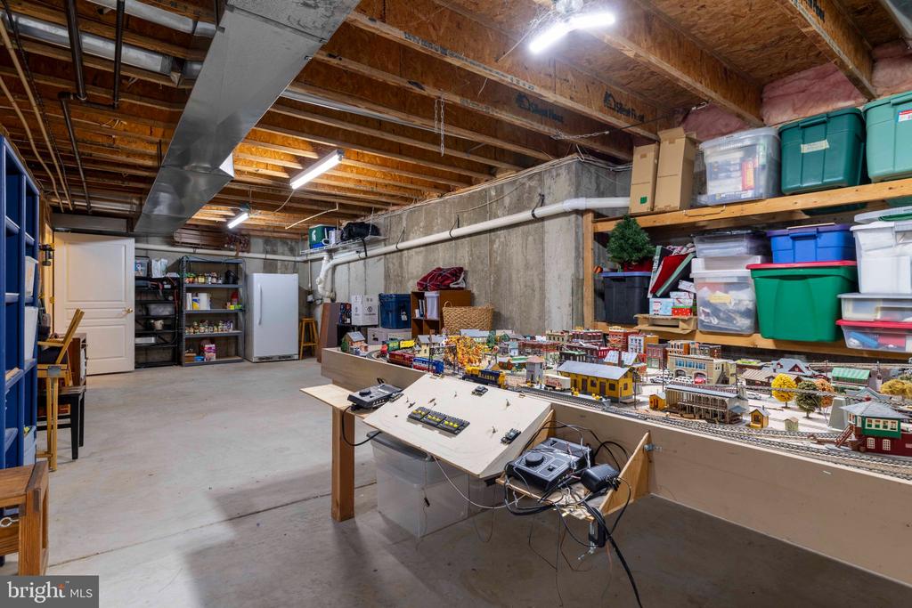 335 SUN VALLEY DRIVE