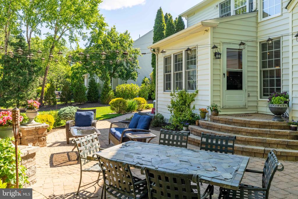 335 SUN VALLEY DRIVE
