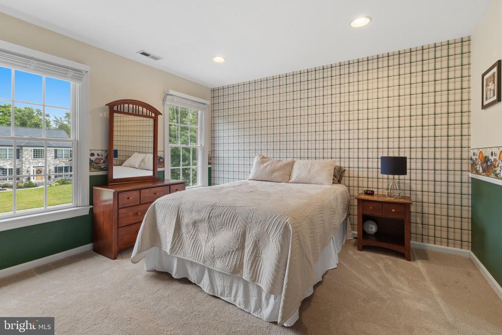 335 SUN VALLEY DRIVE