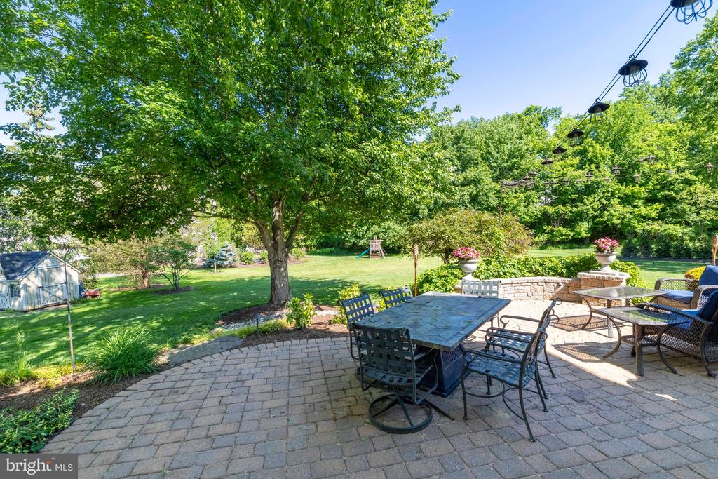335 SUN VALLEY DRIVE