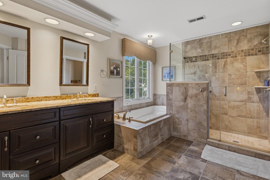 335 SUN VALLEY DRIVE
