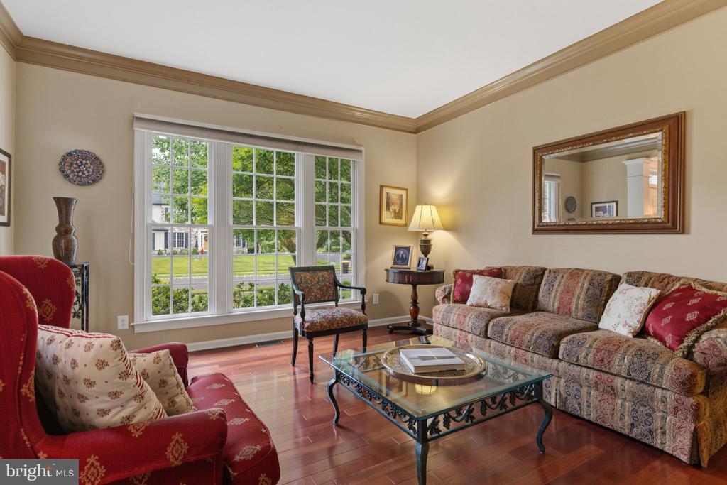 335 SUN VALLEY DRIVE