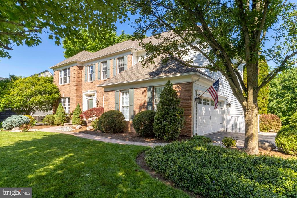 335 SUN VALLEY DRIVE