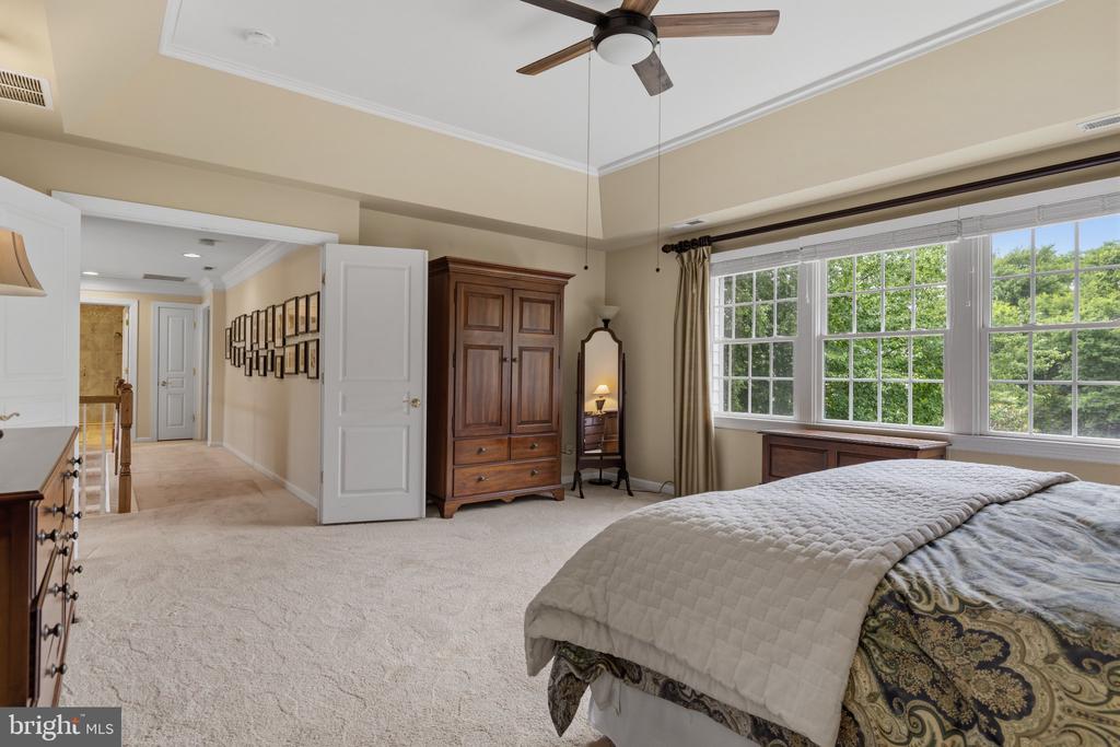 335 SUN VALLEY DRIVE