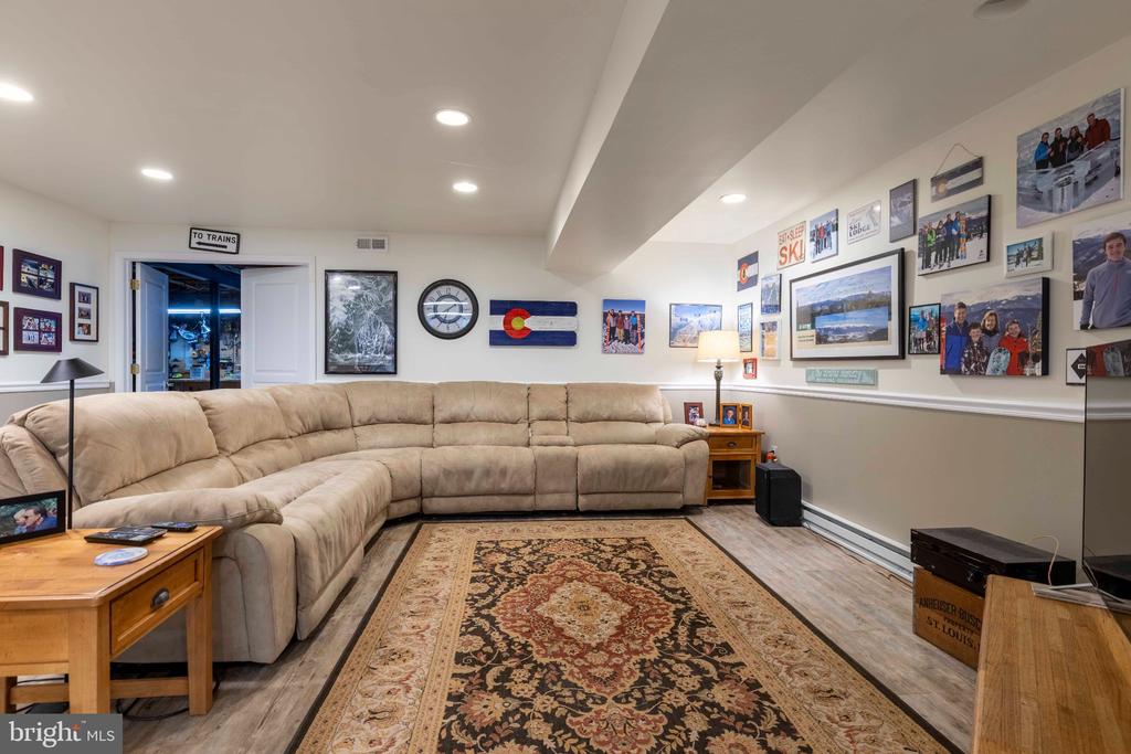 335 SUN VALLEY DRIVE