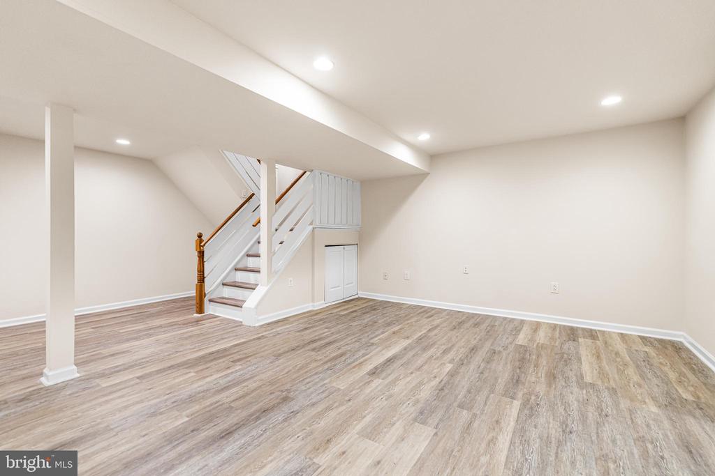 211 ORCHARD DRIVE