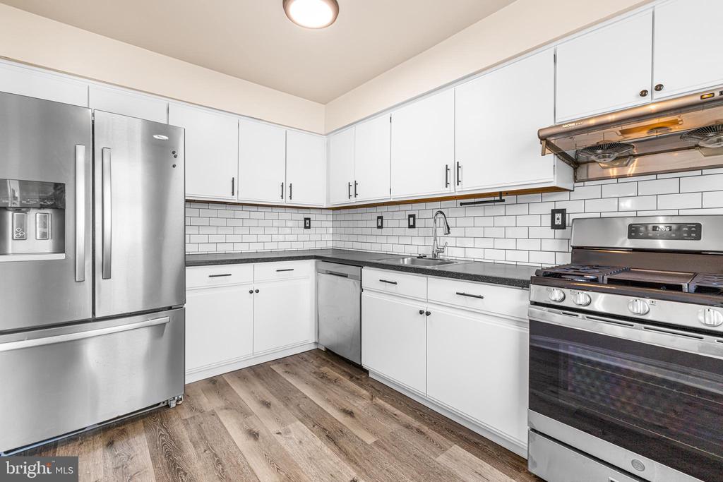 211 ORCHARD DRIVE