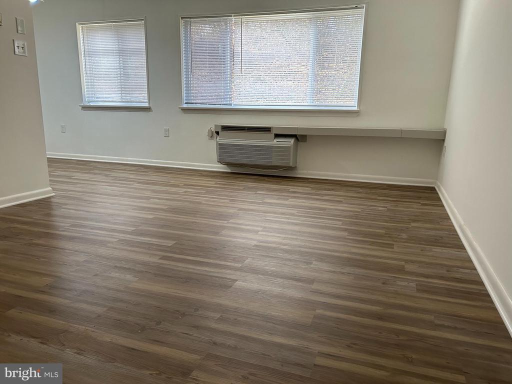 650 BROOKE ROAD Unit: B13