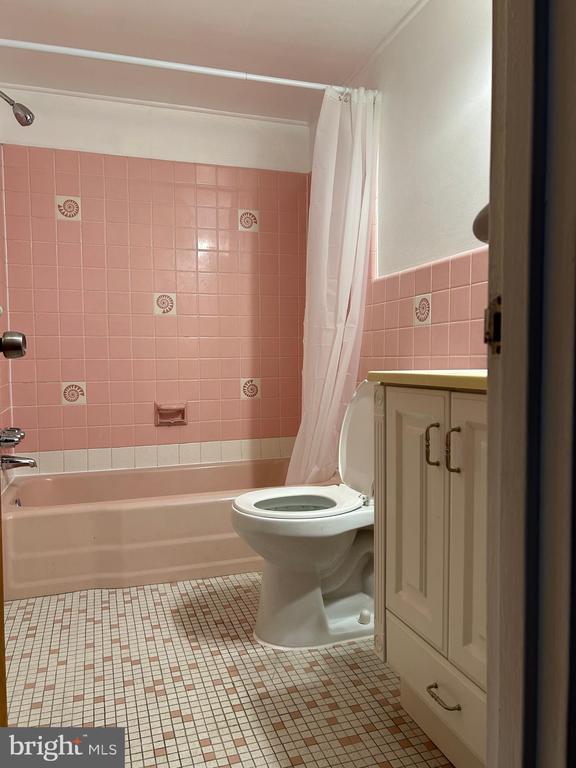 650 BROOKE ROAD Unit: B13