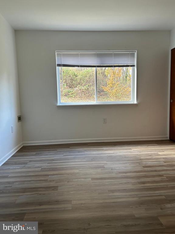 650 BROOKE ROAD Unit: B13