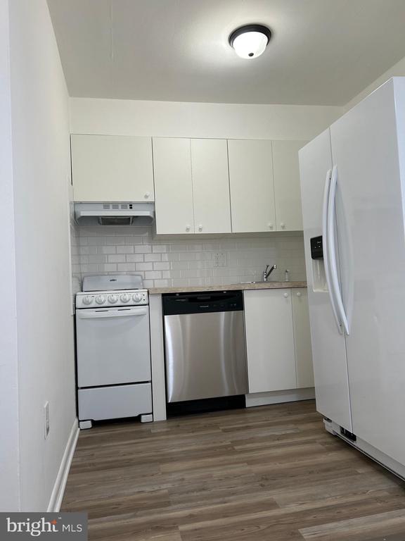 650 BROOKE ROAD Unit: B13